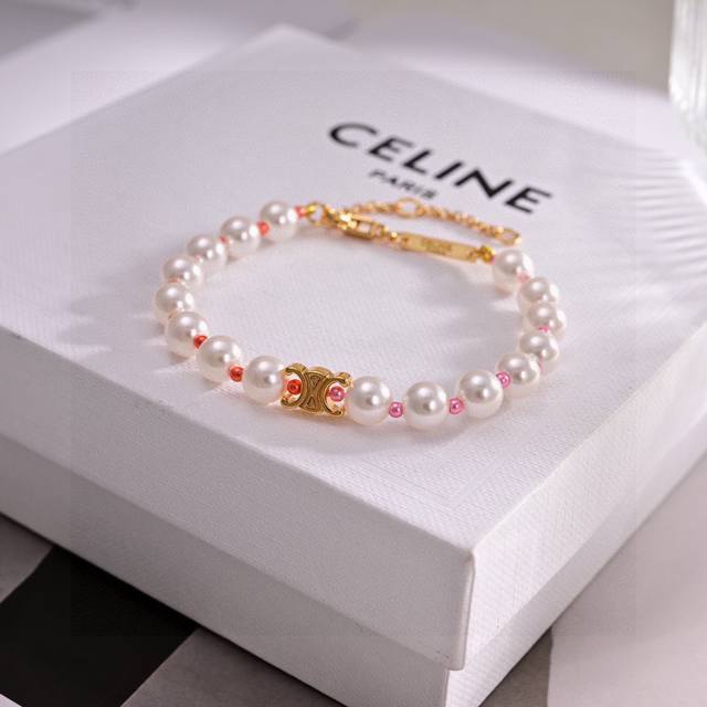 项链 手链 Celine 新款耳环 Preclous新品 简单时尚耳环专柜一致黄铜材质电镀18K金 火爆款出货 设计独特 前卫 美女必备款！