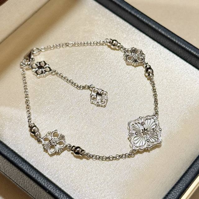 A5552 布契风 复古歌剧院布契风中古风 白贝母 四叶草 大小五花 镂空手链 高级意大利宫庭风 高端925纯银 18K金镶嵌7A高碳钻 复古美 精致到骨子里了