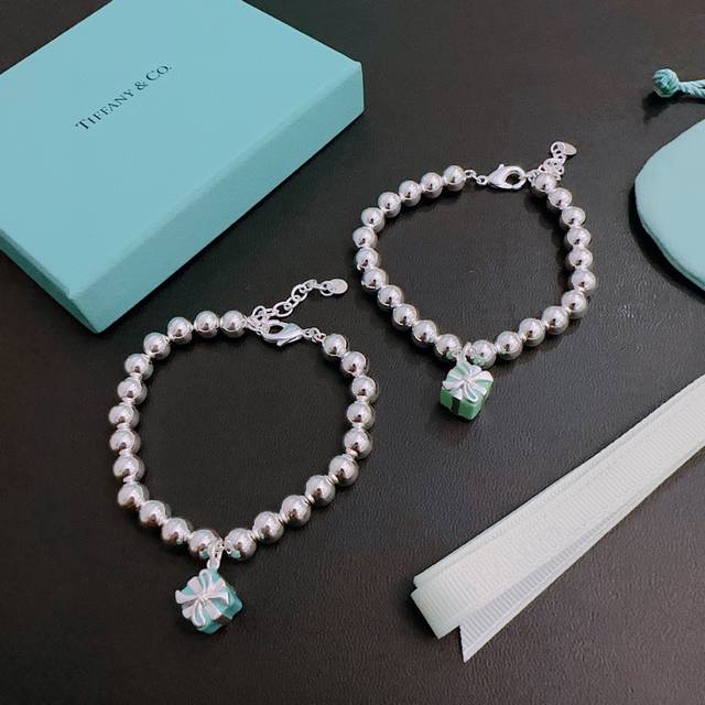 蒂芙尼 Tiffny&Co. 专柜精工银版本手链 明星同款 复古做旧风 原版复刻 纯手工打造 ～正品开模潮流时尚必备 男女均可佩戴 情侣款同款 摇滚朋克银风格