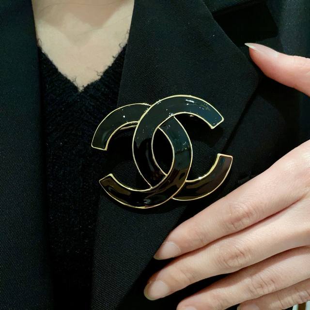 香奈儿经典双C胸针