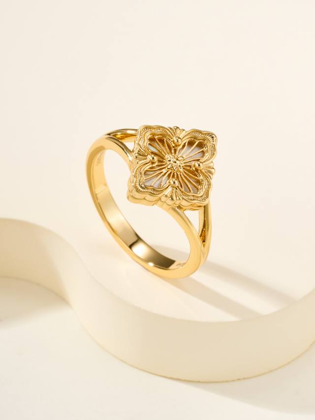 Buccellati｜歌剧院白贝母小号戒指 尺寸5678号 经典的Opera Tulle系列 珠罗纱 工艺将品牌百年，沉淀的意式风情以轻纱拂过肌肤，如同欧洲教堂