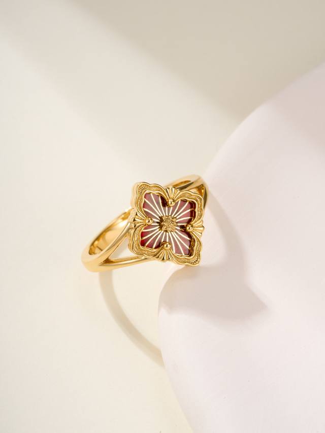 Buccellati｜歌剧院红珐琅小号戒指 尺寸5678号 经典的Opera Tulle系列 珠罗纱 工艺将品牌百年，沉淀的意式风情以轻纱拂过肌肤，如同欧洲教堂