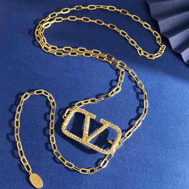 Hl92 华伦天奴Valentino欧美夸张时尚锆石满钻长方形V字母腰链 黄铜材质 金银2个色 重48.6G