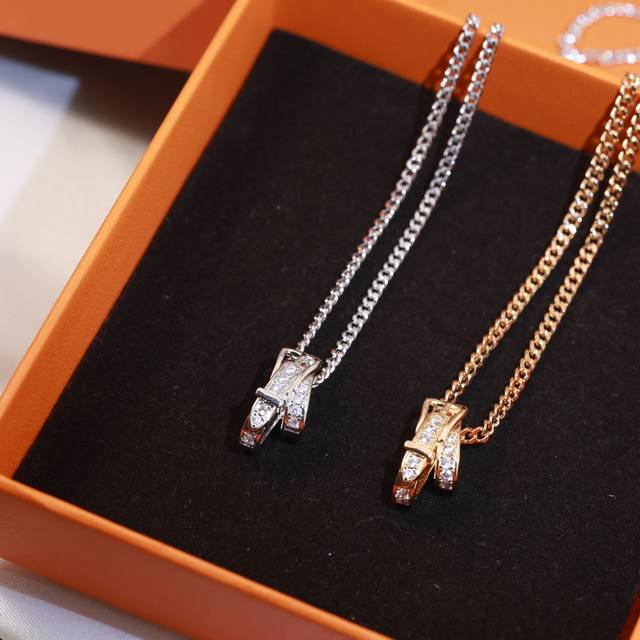 精工版本 Hermes 爱马仕皮带扣满钻项链亚金材质 手工铲钉镶嵌5A锆钻！18K白金色！带Logo 爱马仕项链 皮带项链