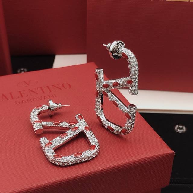 编号Ved0250 Valenti*O最新款红色马眼镶钻耳钉 一致Zp黄铜材质