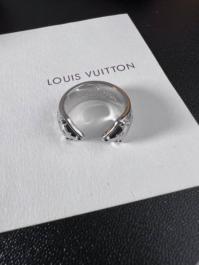 Lv 戒指，开口设计，均码