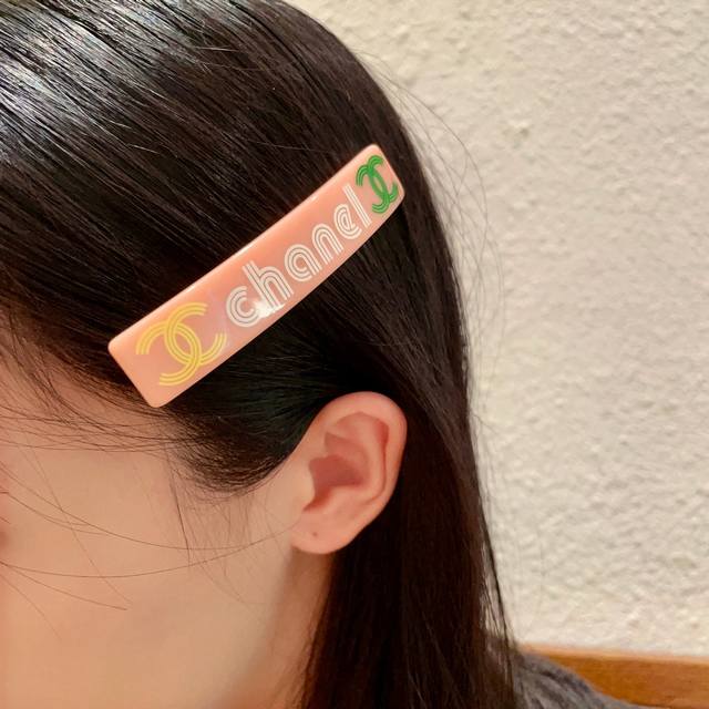香奈儿双C字母发夹