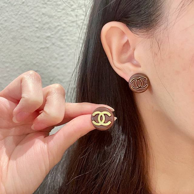 香奈儿经典双C耳钉