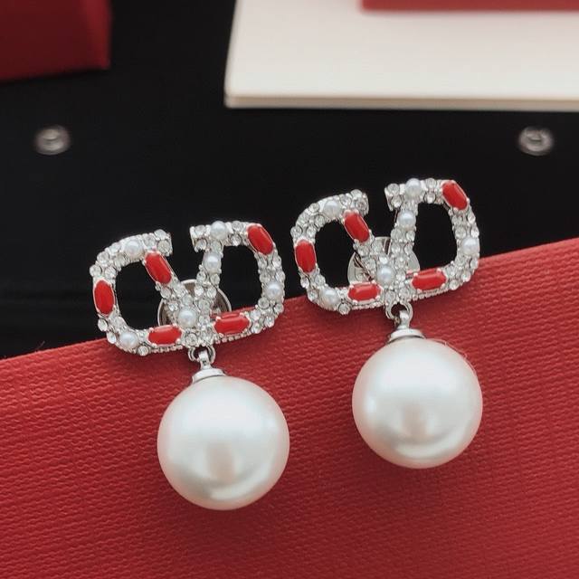 编号Ved0242 Valenti*O最新款镶钻吊珍珠耳环 一致Zp黄铜材质