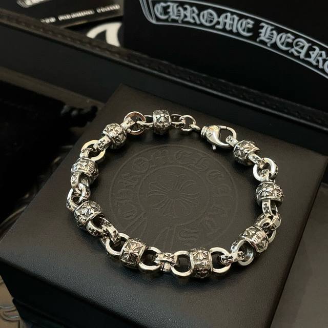 新款 专柜品质 Chrome Hearts克罗心经典复古做旧十字花球手链，原图凹凸造型不同的花纹设计风格 呈现出与众不同 十字架 童军花是克罗心的志 所以更经久