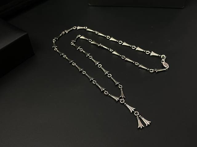 Chrome Hearts 克罗心鱼尾一体项链 小众不容易撞款且颜值高的稀有款三节鱼尾作为点睛之笔给整条项链增添一份灵活生动感男女都能佩戴的单品批