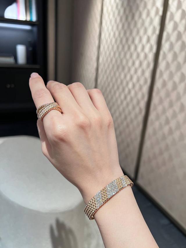 我们出品 批ErléE Diamonds Duo戒指，可订做18K真金真钻版，只做对版真金货，价询客Fu 圆形璀璨钻石沿着批ErléE Diamonds作品的金