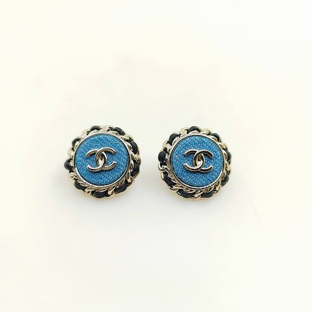 Chanel 最新款蓝色圆形耳钉 一致Zp黄铜材质