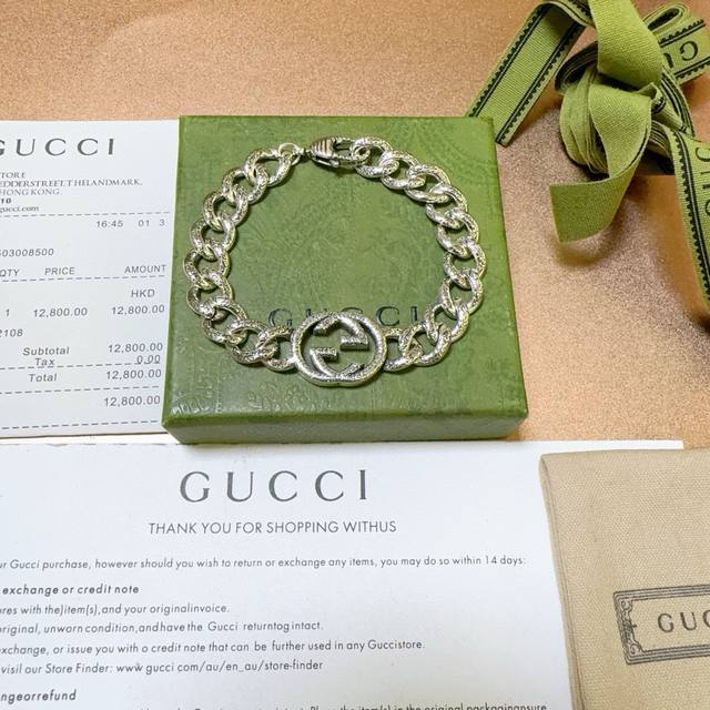 最新出炉土豪版手链 认准细节 独家高品质 Gucci古驰手链最新款的经典款 精致无论款式 质感 都是绝对的顶尖Feel 只要看一眼就懂了 超 Nice 搭配衣服