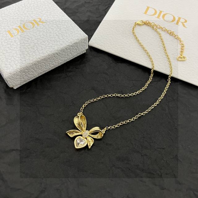 Dior 迪奥 项链 精选原版一致 黄铜材质 甜美气质高雅