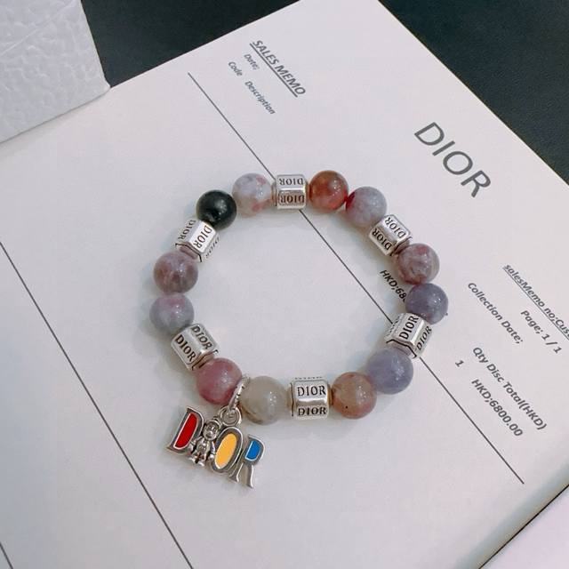 Dior新款高品质迪奥手链原单货专柜新款开模复古潮流时尚必备 男女均可佩戴 情侣款同款 摇滚朋克泰银风格 复古元素 潮流百搭 官网同款项链最新款链条档次更高明星