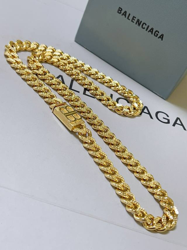 原单货新品 巴黎世家项链 Balenciaga 新款项链专柜一致 细节做工精细 每个细节流程到位 设计工艺精细 火爆款出货 设计独特 复古风格 巴黎世家项链