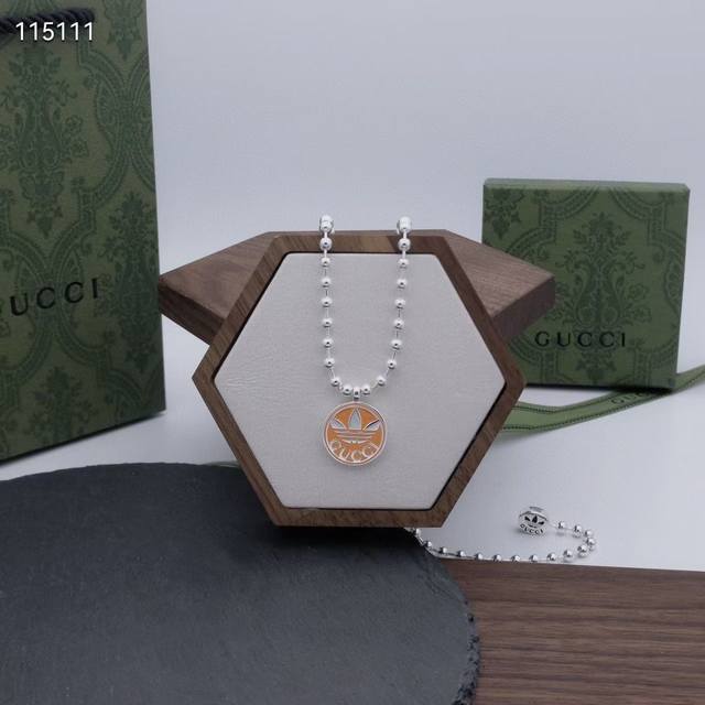顶级原版 Gucci 古驰Xadidas联名吊牌珐琅圆珠项链 橙色 顶级复刻版本 独家实拍 对版对标品质 带原版钢印编码刻字 链长：50Cm