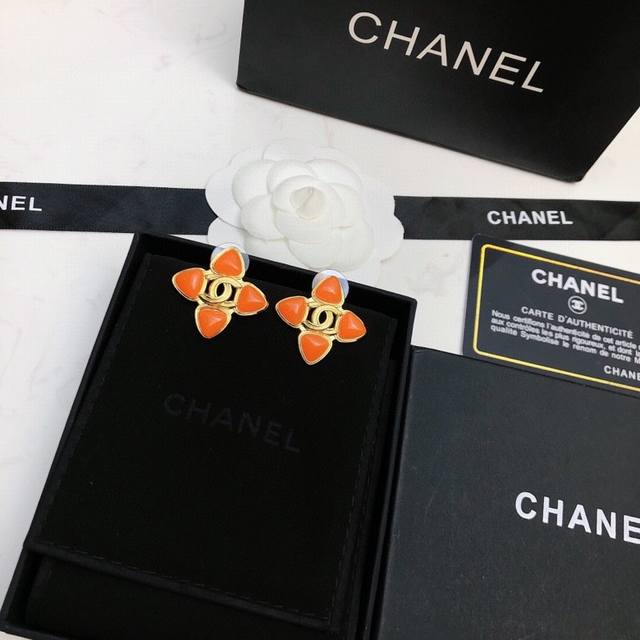 Chanel香奈儿 耳钉 小香耳钉热销款 市面最高版本！专柜1:1款式开模 专柜原版！香奈儿耳钉女神必备 超级显脸瘦