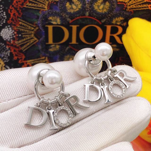 编号Ded0459银色 迪奥大小珍珠流苏Dior 字母银色镶钻 字母水钻前后珠耳环 金银2色入