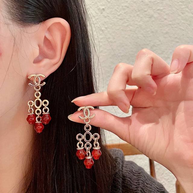 Chanel香奈儿 中古 耳钉小香家的款式真心无需多介绍每一款都超好看，精致大方，非常显气质