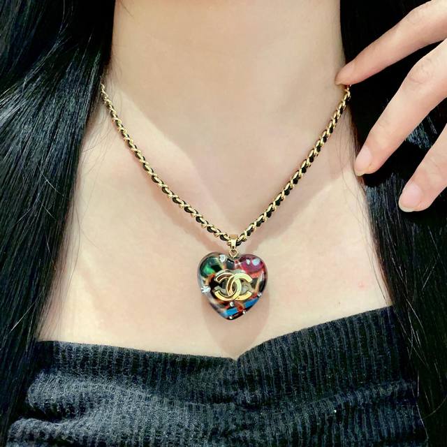 Chanel香奈儿 中古 字母项链小香家的款式真心无需多介绍每一款都超好看，精致大方，非常显气质