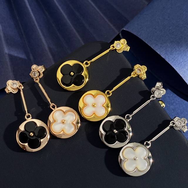 Lu92 Lv路易威登欧美时尚Ab配设计白贝壳黑玛瑙四叶草几何圆形吊坠耳钉 黄铜材质 金银玫3个色 重约8.9G 总高约3.57Cm