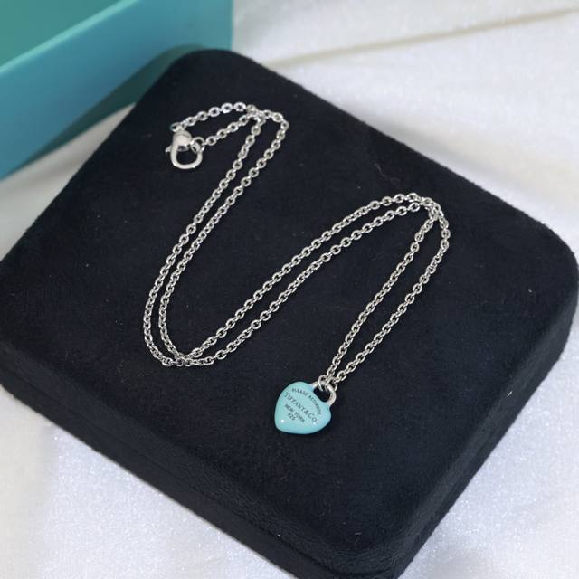 蓝心项链Tiffany&Co. 爱心项链 此系列是入住欧美市场主打款 象征Tiffany 经典元素的文明 5A级别锆石 亚金材质链长16+2英寸可调节链