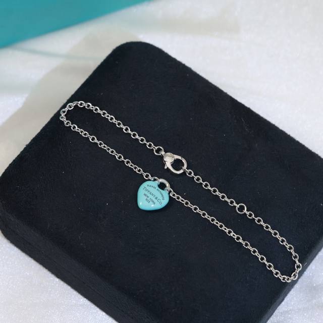蓝心手链Tiffany&Co. 爱心 手链此系列是入住欧美市场主打款 象征Tiffany 经典元素的文明 5A级别锆石 亚金材质链长可调节链