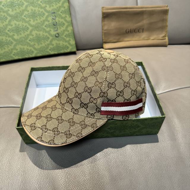 万年经典款新色出货！配盒子布袋，Gucci 古奇 经典原单棒球帽专柜1:1开模订制，最高版本，原版帆布料+头层牛皮，轻盈透气！实物拍摄，四季百搭男女适用，基础头