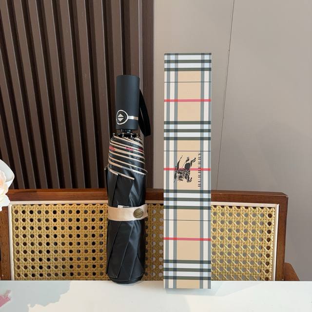 Burberry 巴宝莉 三折自动折叠晴雨伞 年度巅峰之作 经典 高雅 时髦 这就是被称为英国Burberry风格所在 巴宝莉晴雨伞特别值得骄傲就是其超强的防晒