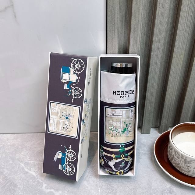 爱马仕Herms 新款老花五折手开晴雨伞 内里黑色涂层防晒有效阻隔紫外线99%，Upf 50 所以能起到伞下体感降温的效果！有效隔热 高效防晒一把搞定，超轻全吕