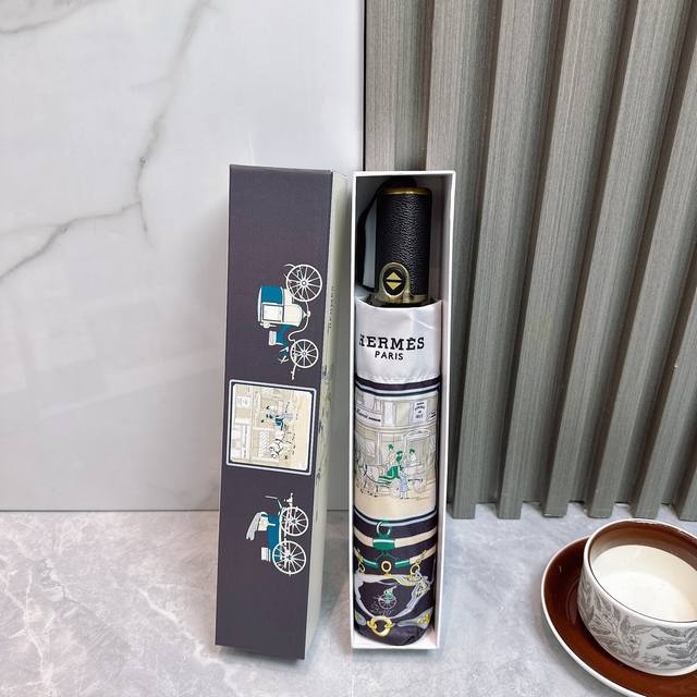 爱马仕Hermes 三折防晒睛雨伞 2570夏季新款 全自动折叠晴雨伞 内里黑色涂层防晒有效阻隔紫外线99%，Upf 50 所以能起到伞下体感降温的效果！有效隔