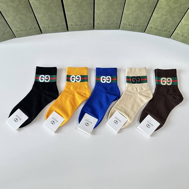 特 配专柜包装Gucci 古驰 新款中长款堆堆袜袜子！一盒五双，专柜同步筒袜袜子，大牌出街，潮人必备超好搭