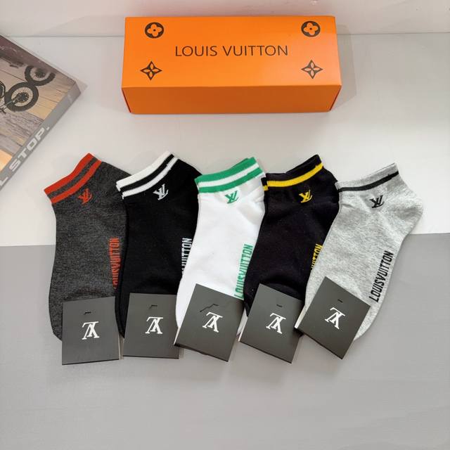 配包装 一盒5双 Lv 路易威登 超火男款袜子 纯棉面料，经典字母Logo船袜，个性时尚百搭款，！你值得拥有哦 超柔软材质，舒适透气，时尚百搭款