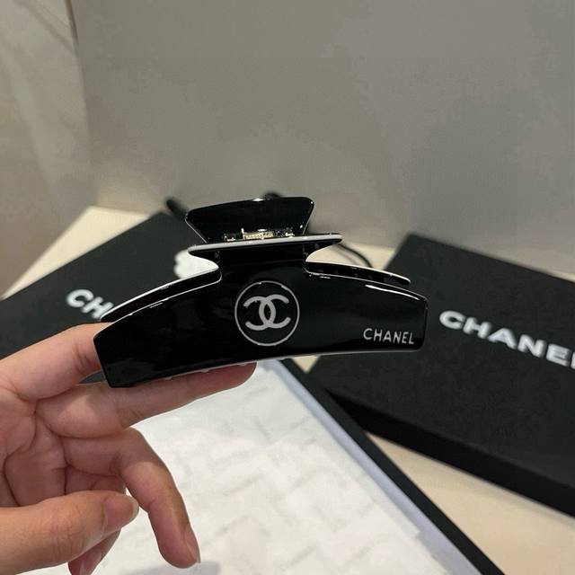 Chanel香奈儿发箍 经典小香发夹