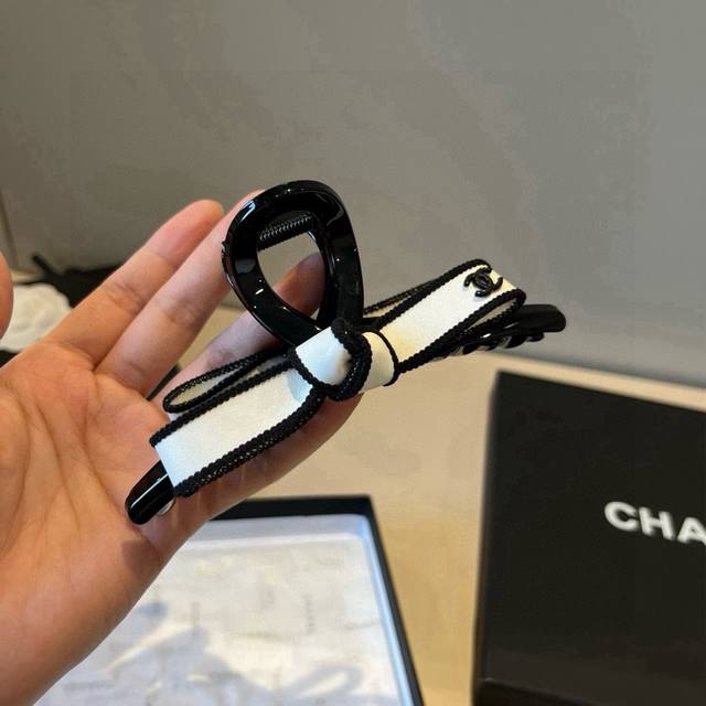 Chanel香奈儿发夹