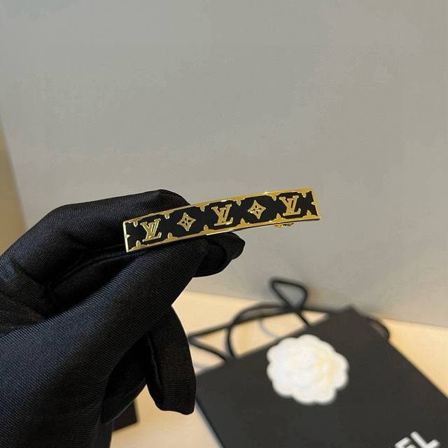 单个 Lv路易威登发夹