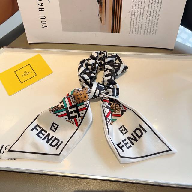 配包装 Fendi 芬迪 双F字母飘带马尾发圈 蝴蝶结肠圈，高档韩版皮筋，经典花型设计， 高端大气，名媛范儿，