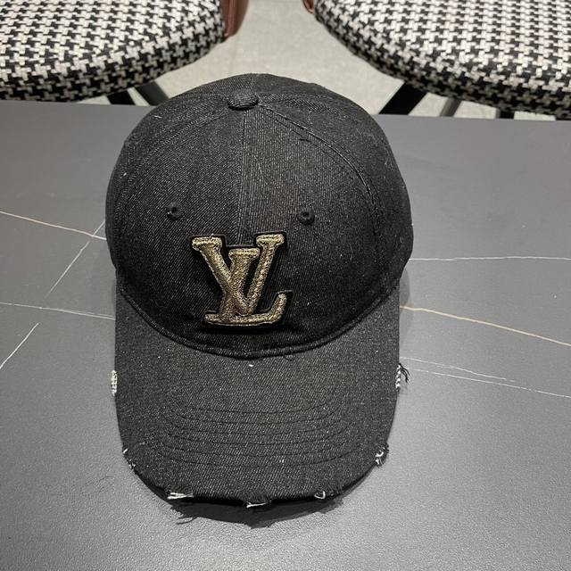 路易威登棒球帽 Louisvuitton新款Lv棒球帽，高端大气，百搭款男女通用！