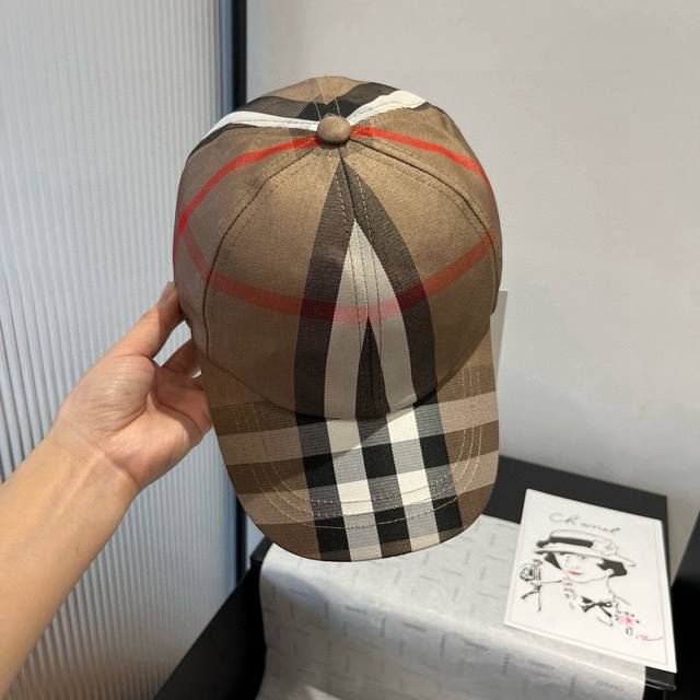 巴宝莉新款鸭舌帽，男女通用、头围57Cm