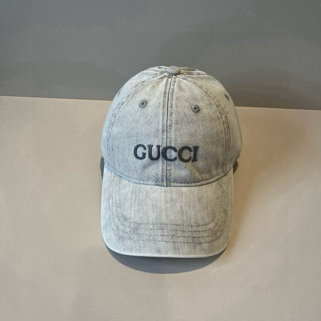古奇棒球帽Gucci官网新品，棒球帽，原单品质火爆来袭 工艺非常精美 高档大气上档次！低调奢华，方便携带！跑量！