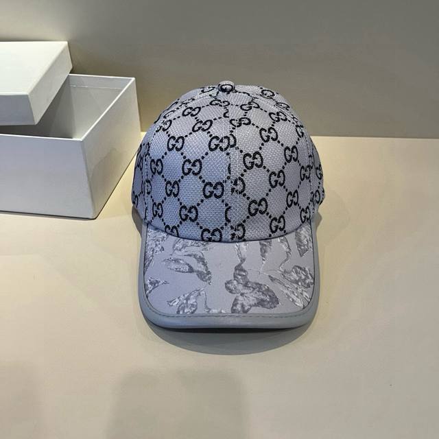 古奇棒球帽Gucci官网新品，棒球帽，原单品质火爆来袭 工艺非常精美 高档大气上档次！低调奢华，方便携带！跑量！