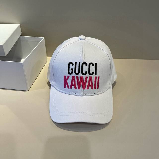 古奇棒球帽Gucci官网新品，棒球帽，原单品质火爆来袭 工艺非常精美 高档大气上档次！低调奢华，方便携带！跑量！