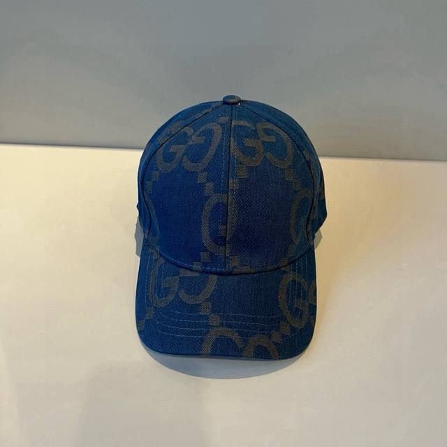 古奇棒球帽Gucci官网新品，棒球帽，原单品质火爆来袭 工艺非常精美 高档大气上档次！低调奢华，方便携带！跑量！