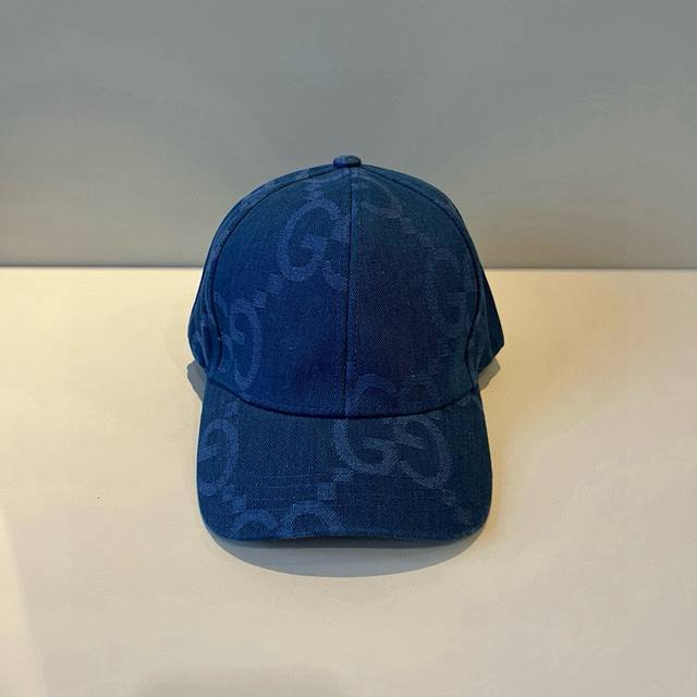 古奇棒球帽Gucci官网新品，棒球帽，原单品质火爆来袭 工艺非常精美 高档大气上档次！低调奢华，方便携带！跑量！