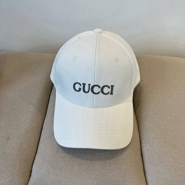 古奇棒球帽Gucci官网新品，棒球帽，原单品质火爆来袭 工艺非常精美 高档大气上档次！低调奢华，方便携带！跑量！