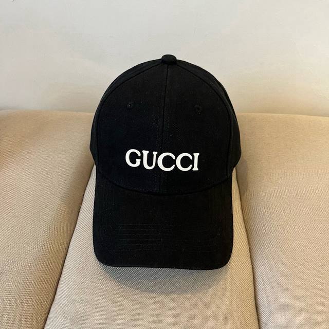 古奇棒球帽Gucci官网新品，棒球帽，原单品质火爆来袭 工艺非常精美 高档大气上档次！低调奢华，方便携带！跑量！
