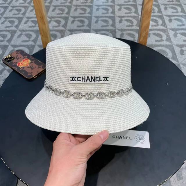 Chanel香奈儿 2025新款链条编织平顶草帽，出街必备超好搭配，赶紧入手！