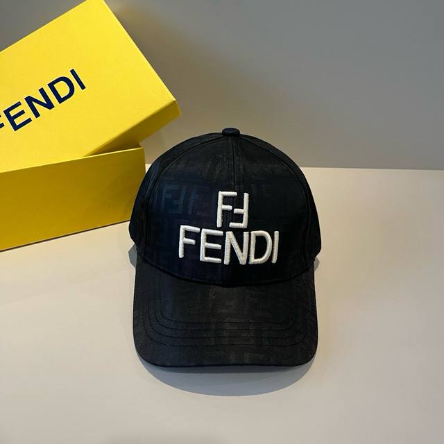 Fendi芬迪 老花系列棒球帽 经典Ff中古单品，气质穿搭单品，质量杠杠